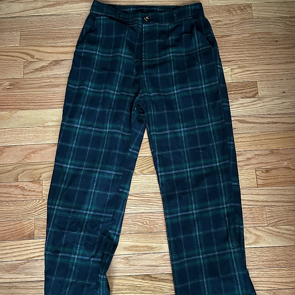 Very comfy work/school/chill pants. SIZE L. Never worn. Gorgeous pattern